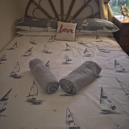 The Burds Nest, Hookless Village, Wexford * Harrylock